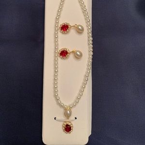 Red crystal and pearl necklace and earring set